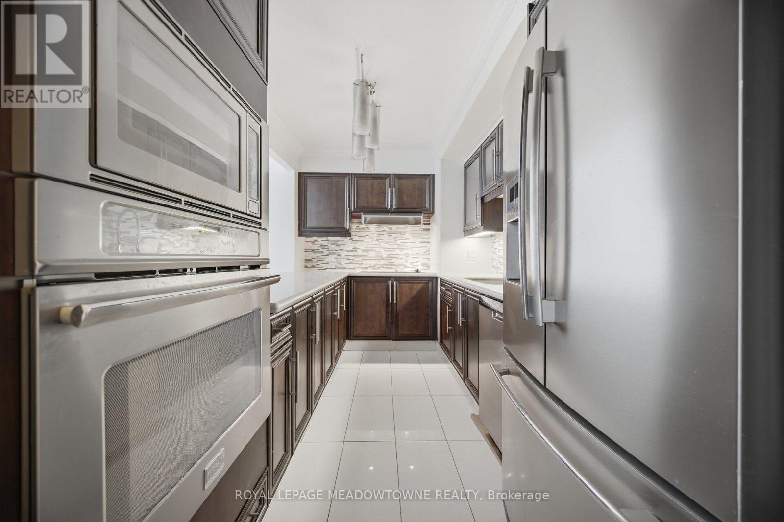 610 - 82 Lombard Street Property Photo 35