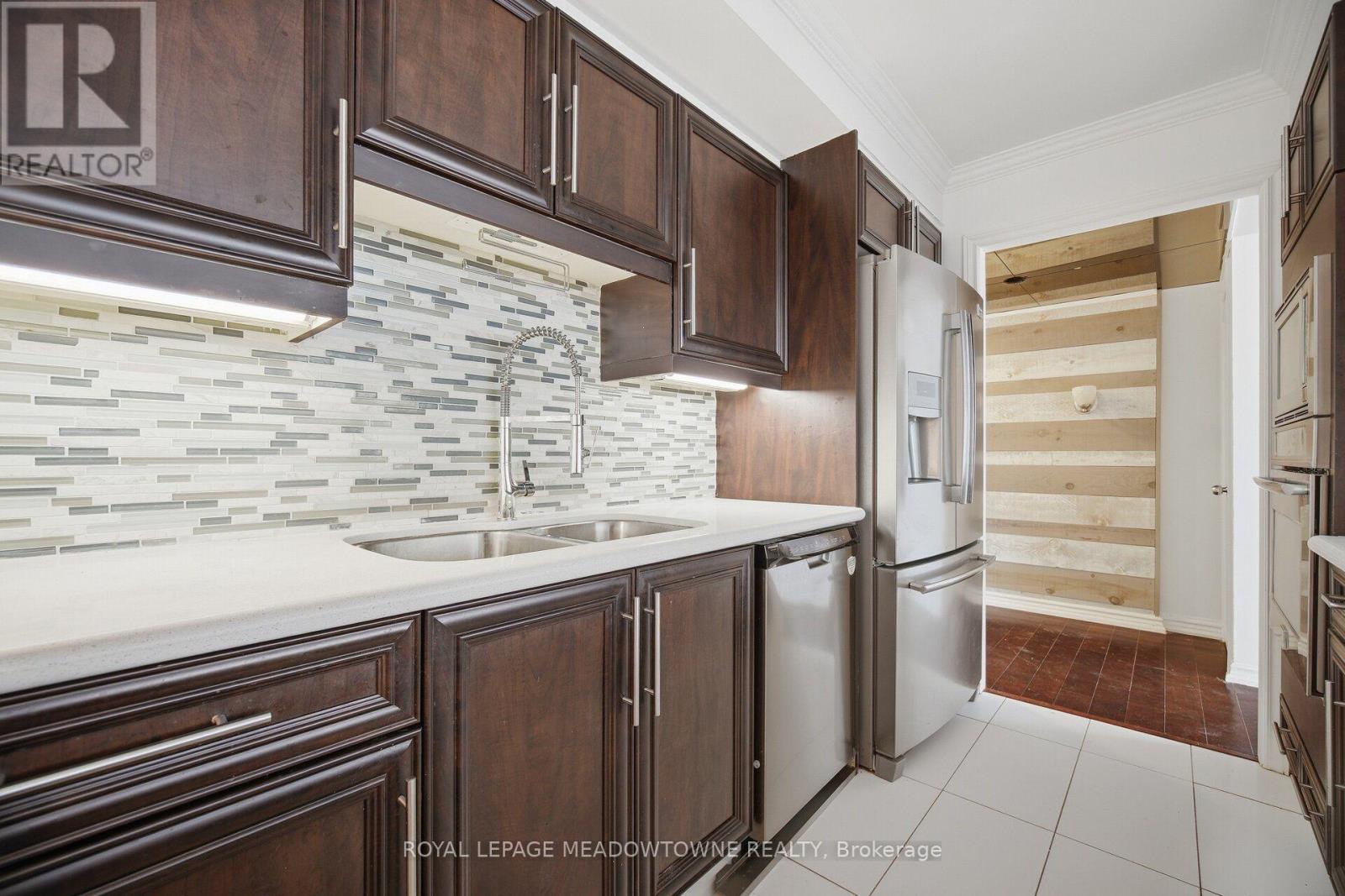 610 - 82 Lombard Street Property Photo 38
