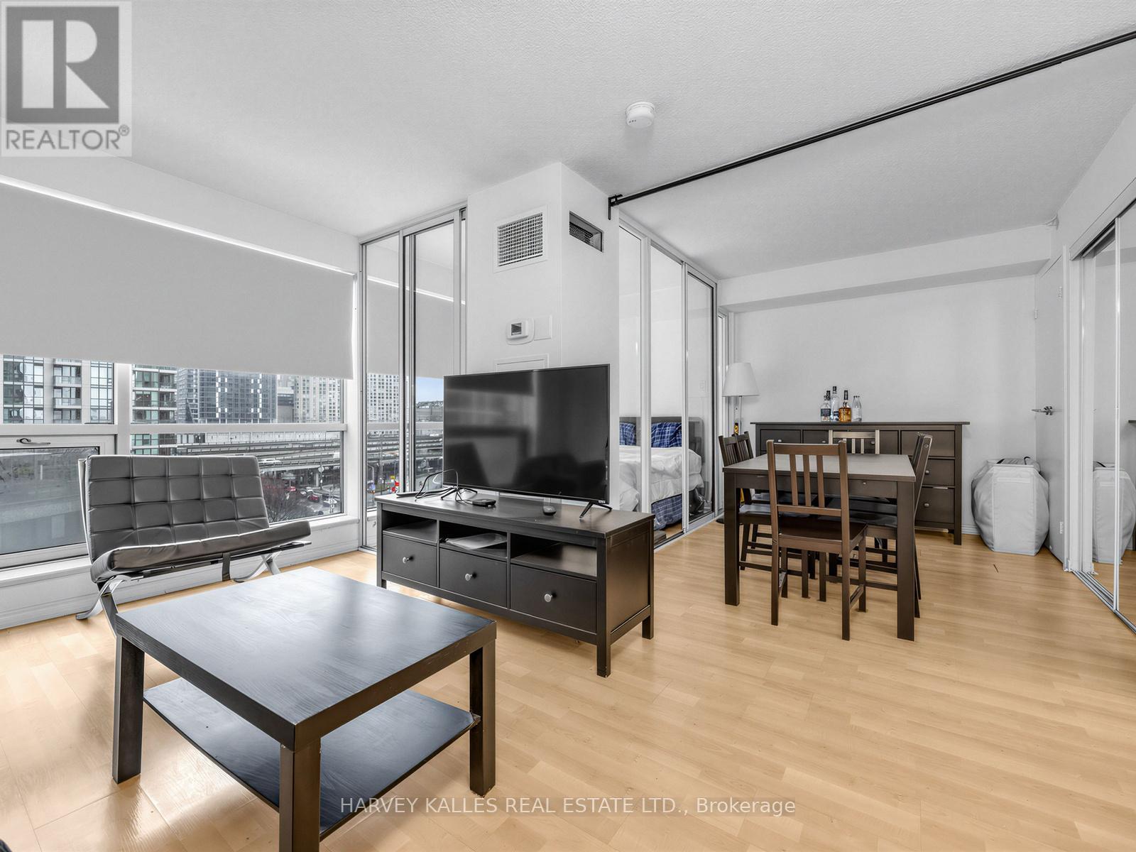 705 - 10 Yonge Street Property Photo 3