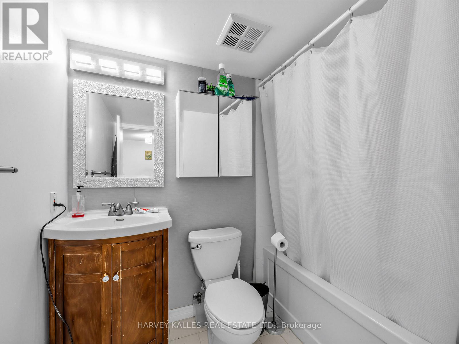 705 - 10 Yonge Street Property Photo 10