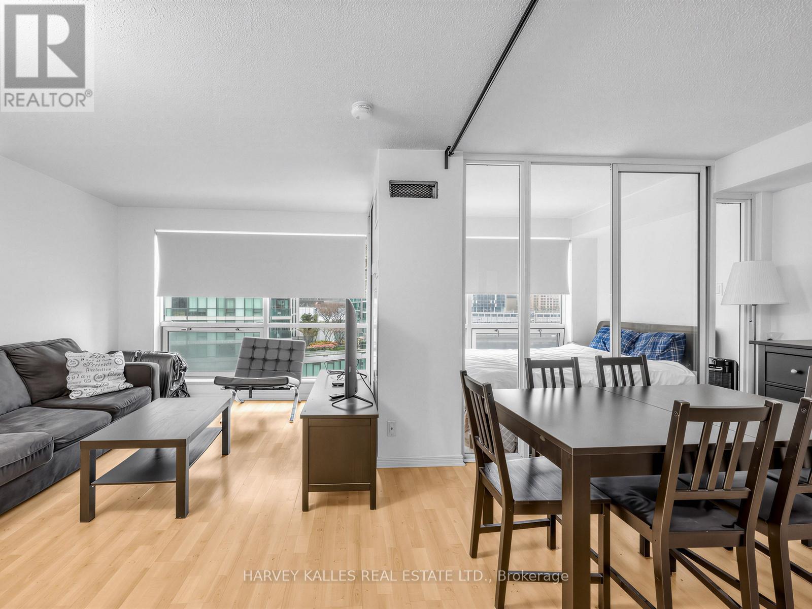 705 - 10 Yonge Street Property Photo 11