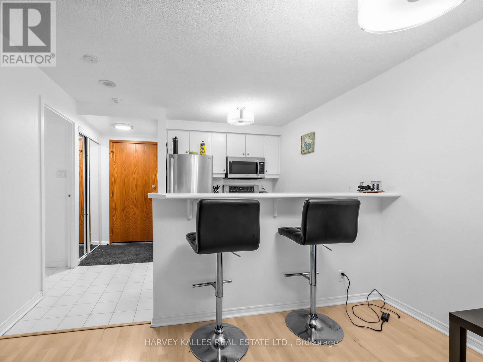 705 - 10 Yonge Street Property Photo 16