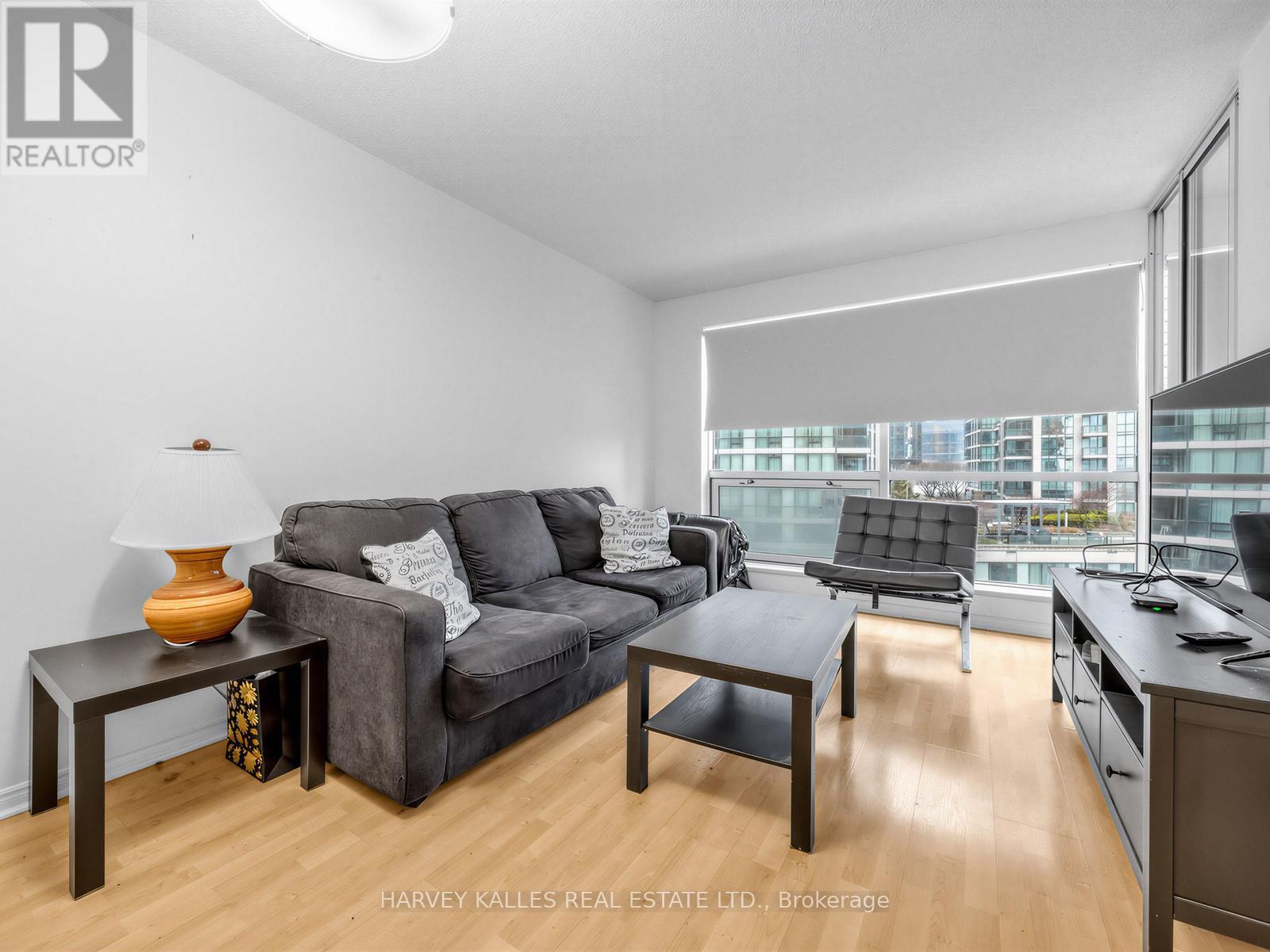 705 - 10 Yonge Street Property Photo 17