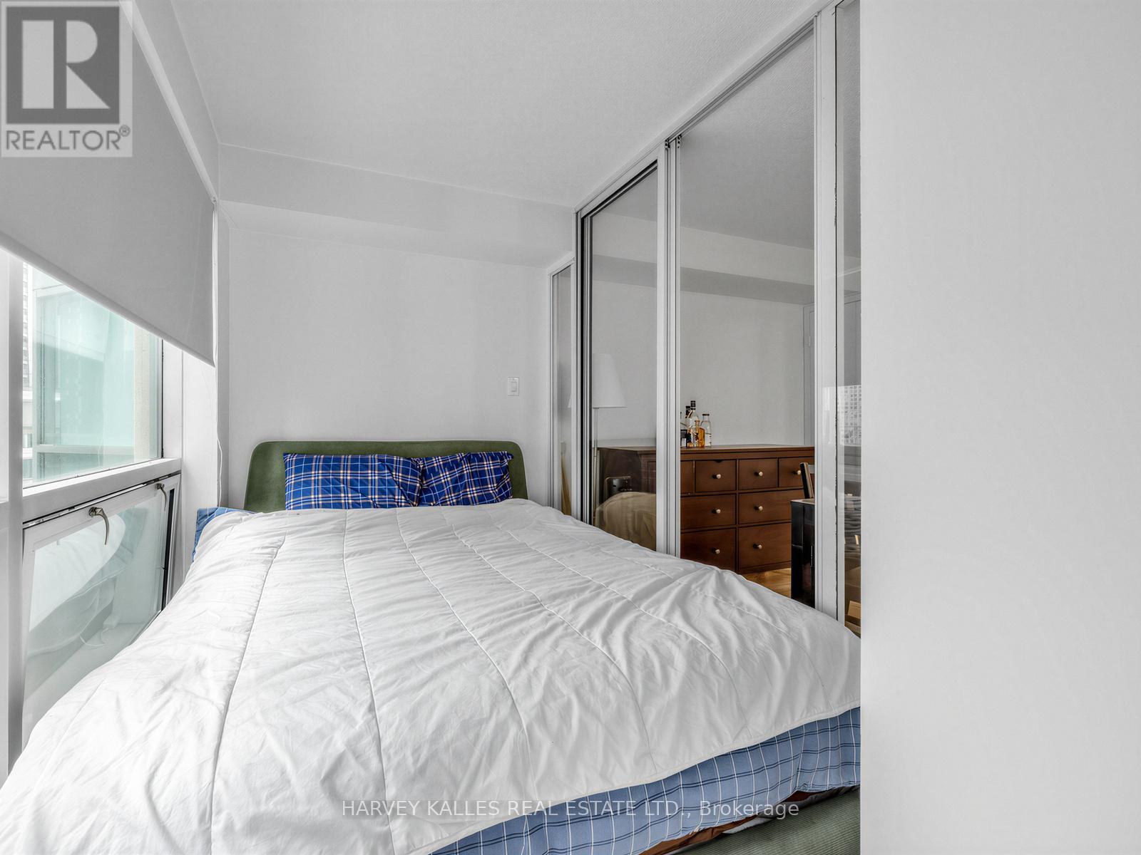 705 - 10 Yonge Street Property Photo 22