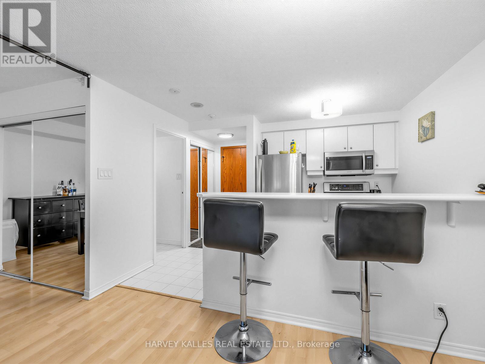 705 - 10 Yonge Street Property Photo 24