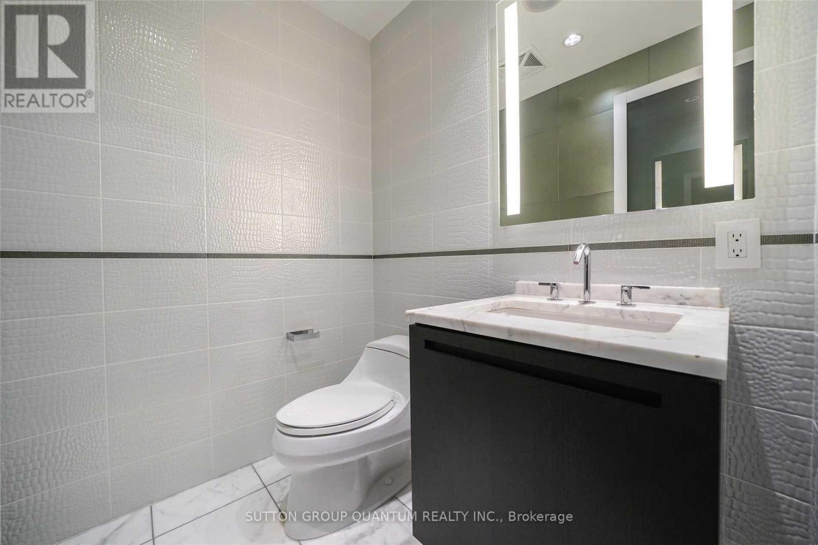 2109 - 180 University Avenue Property Photo 14