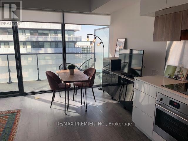 3002 - 185 Roehampton Avenue Property Photo 2