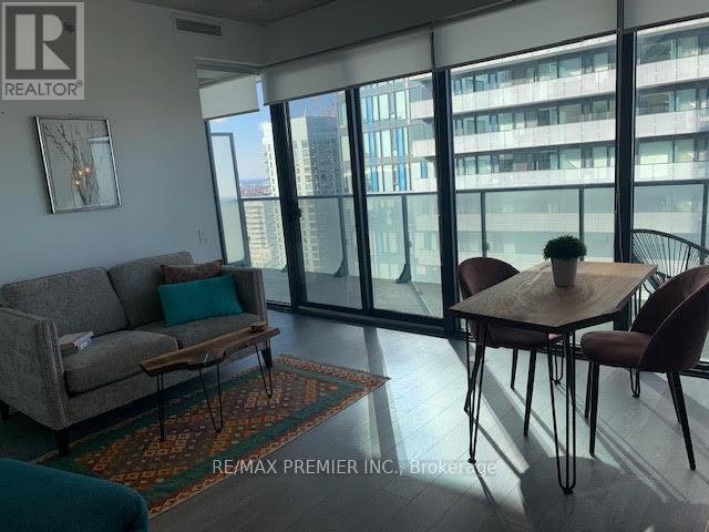 3002 - 185 Roehampton Avenue Property Photo 3