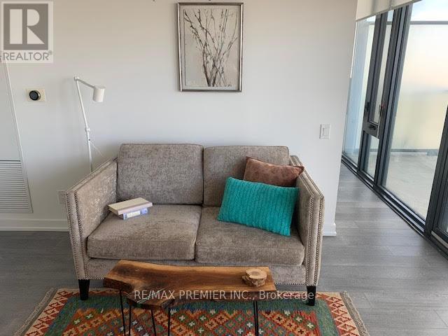3002 - 185 Roehampton Avenue Property Photo 4
