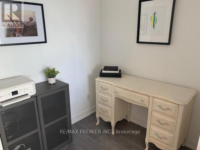 3002 - 185 Roehampton Avenue Property Photo 12