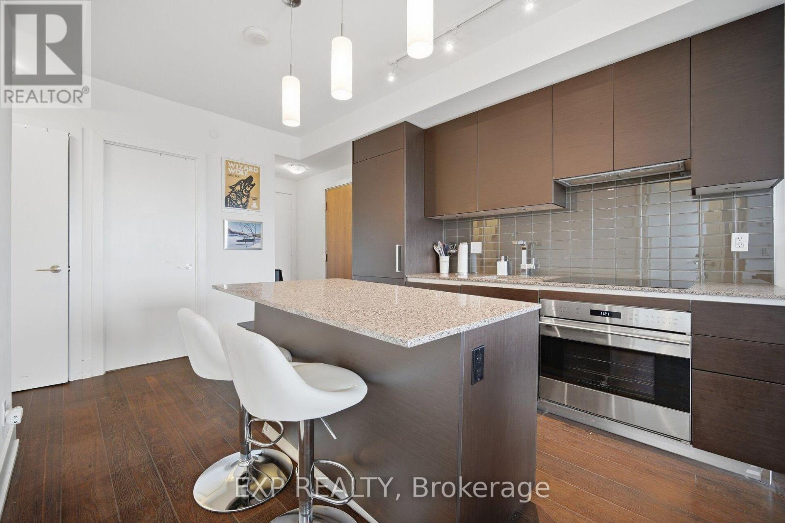 2505 - 200 Bloor Street W Property Photo 7