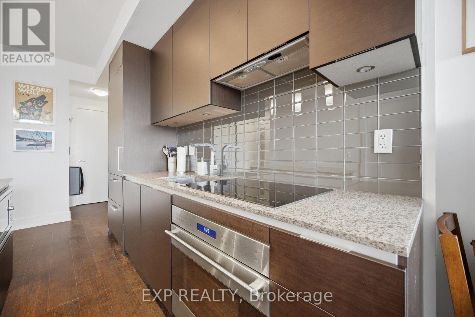 2505 - 200 Bloor Street W Property Photo 8