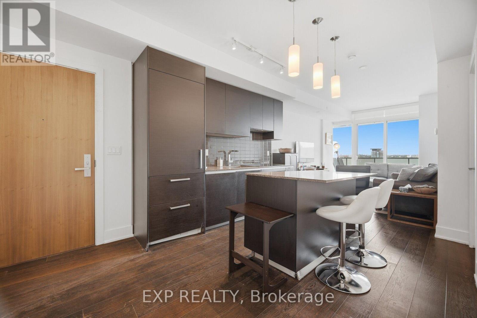 2505 - 200 Bloor Street W Property Photo 11