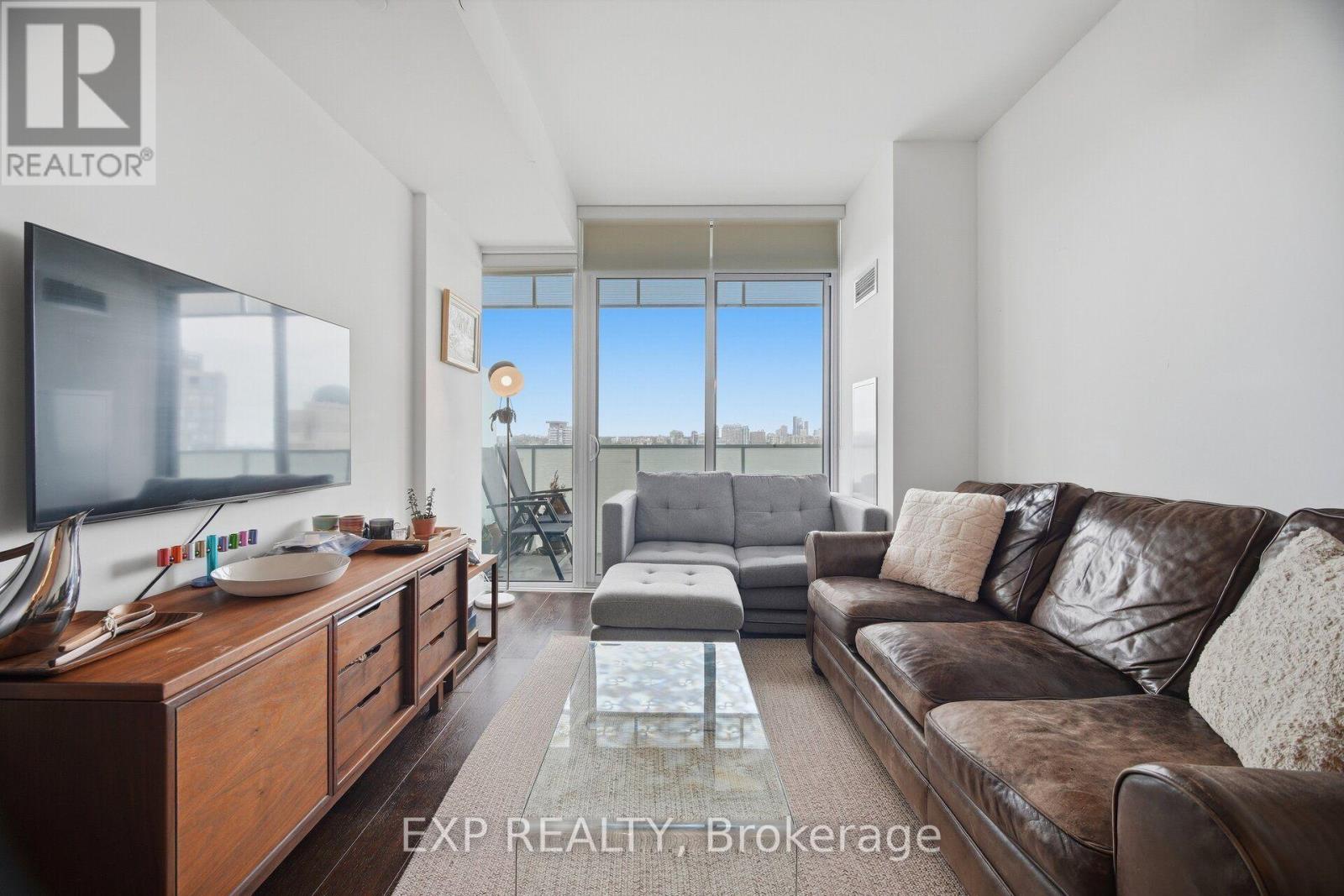 2505 - 200 Bloor Street W Property Photo 12