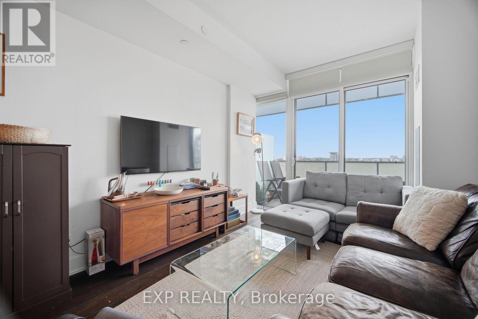 2505 - 200 Bloor Street W Property Photo 14