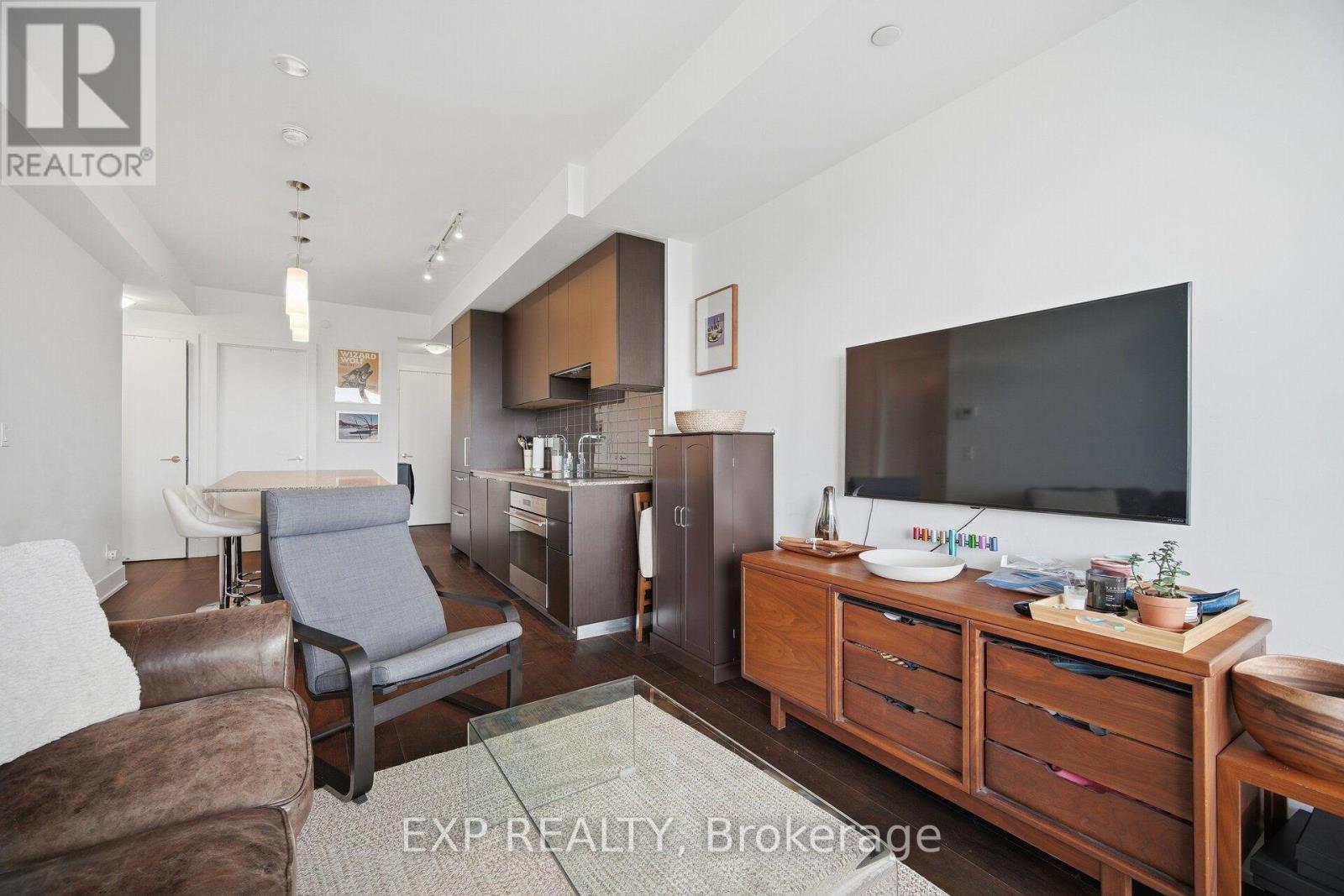 2505 - 200 Bloor Street W Property Photo 16