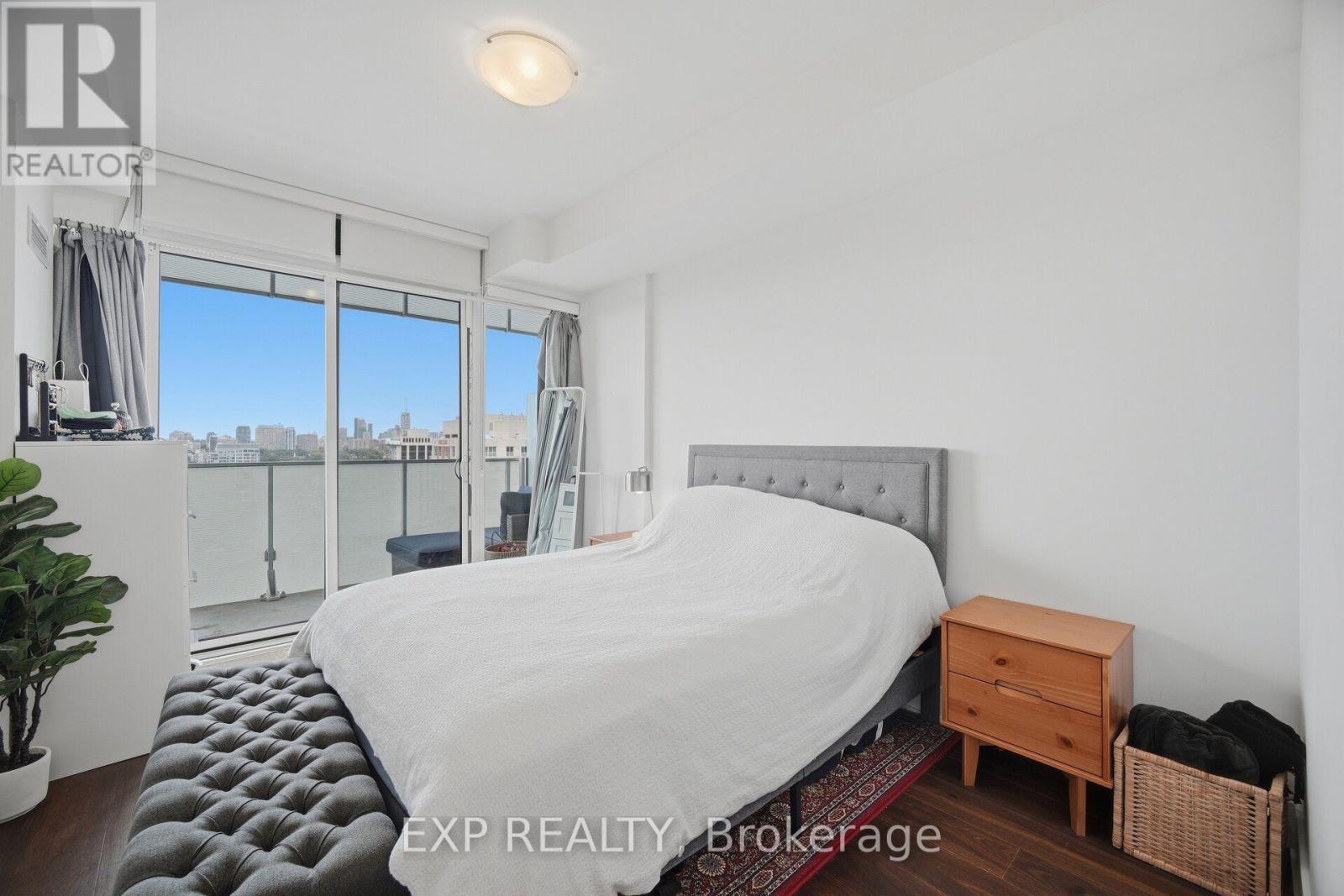 2505 - 200 Bloor Street W Property Photo 17