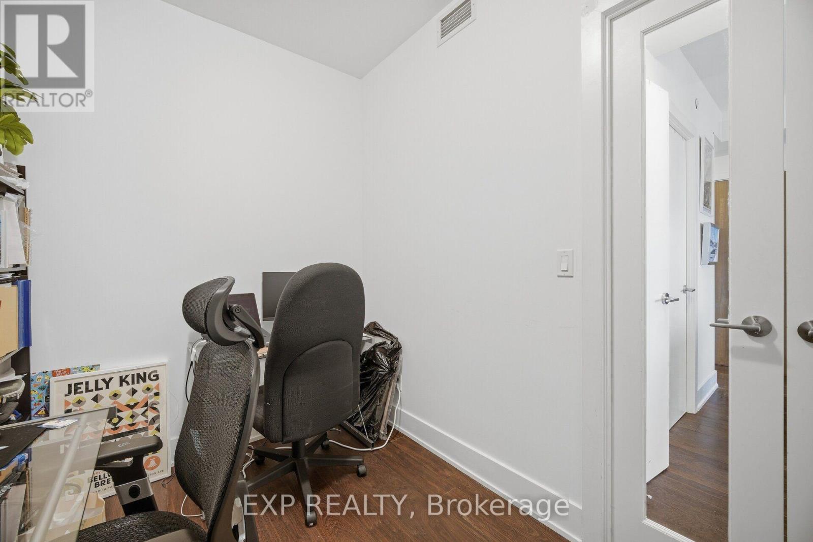 2505 - 200 Bloor Street W Property Photo 23