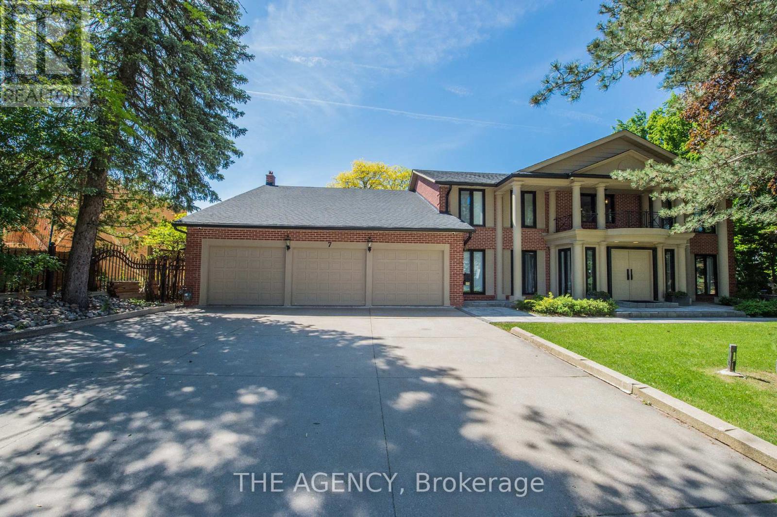7 Shady Oaks Crescent Property Photo 3