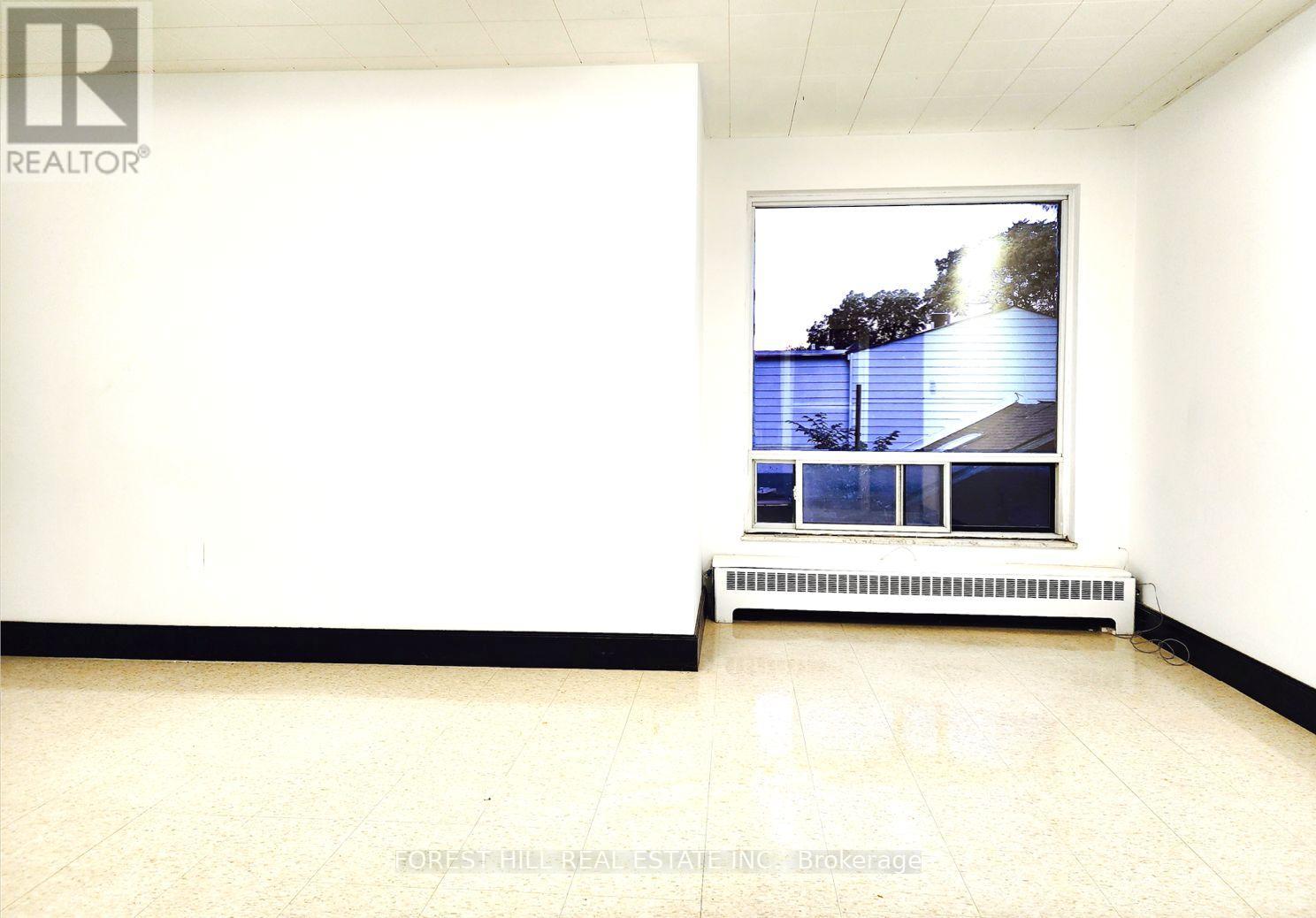 300 - 226 Bathurst Street Property Photo 2