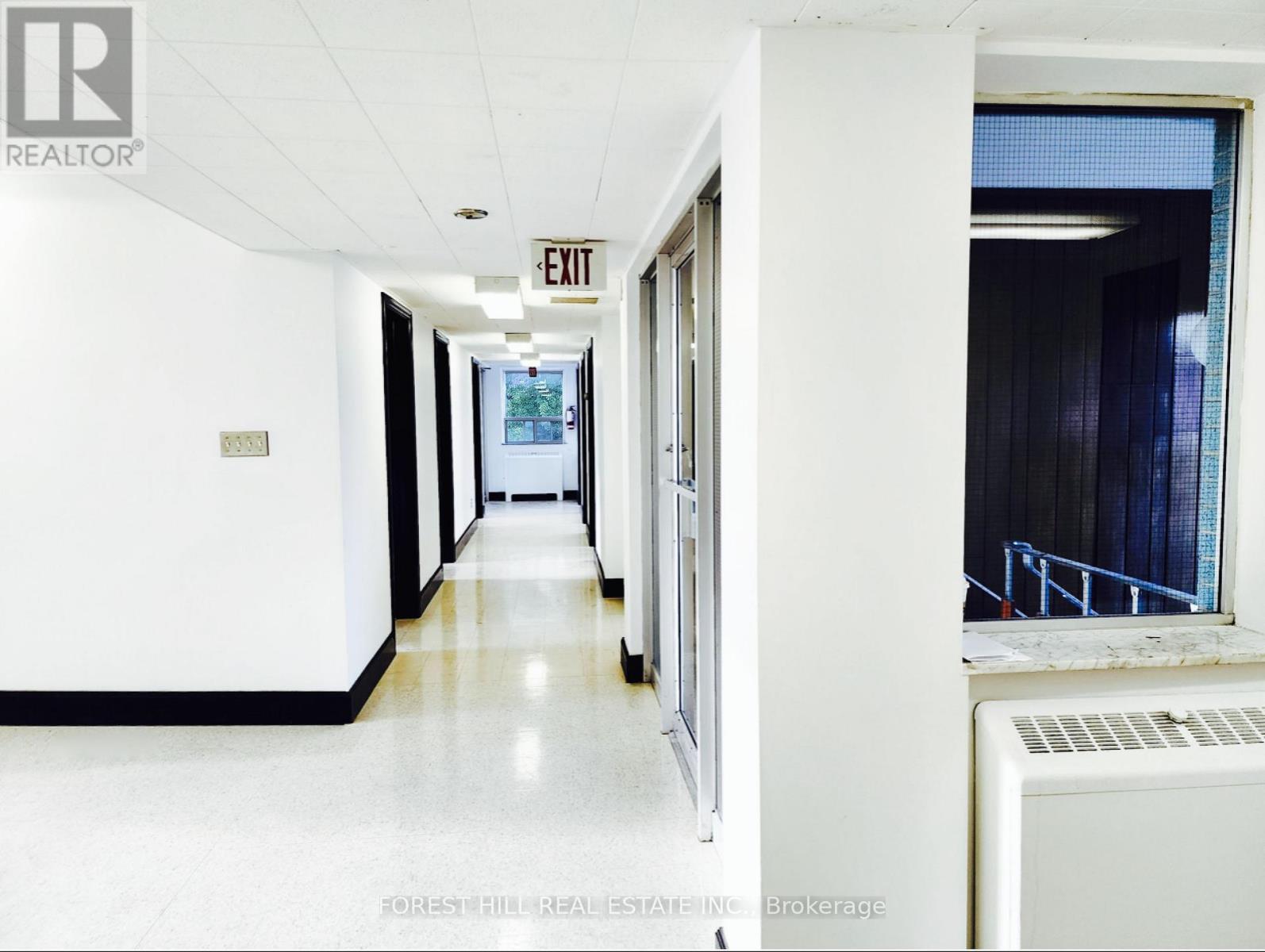 300 - 226 Bathurst Street Property Photo 3