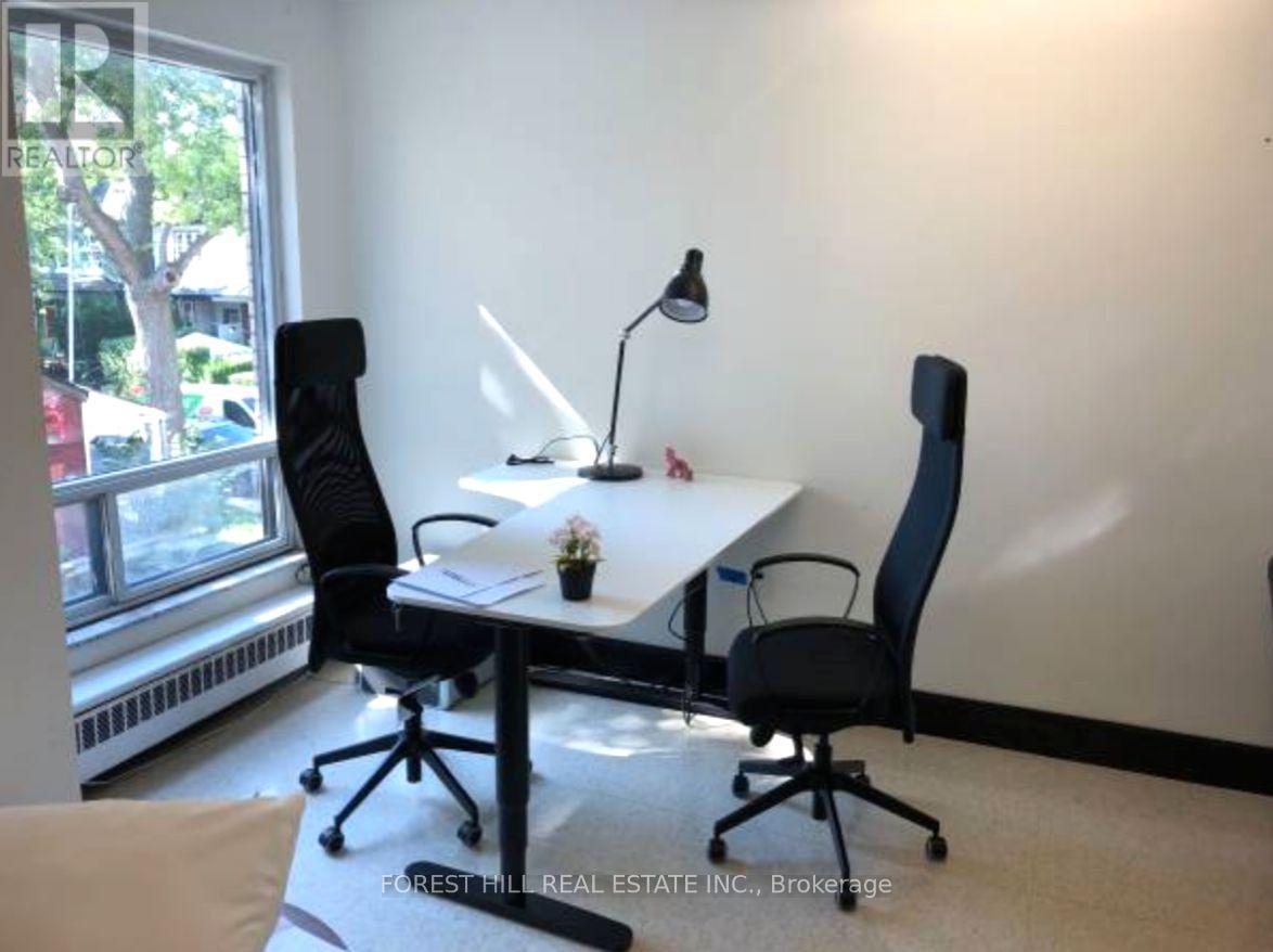 300 - 226 Bathurst Street Property Photo 8