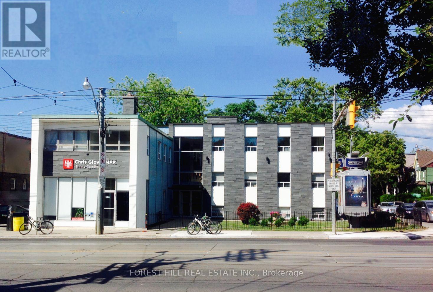 300 - 226 Bathurst Street Property Photo 11