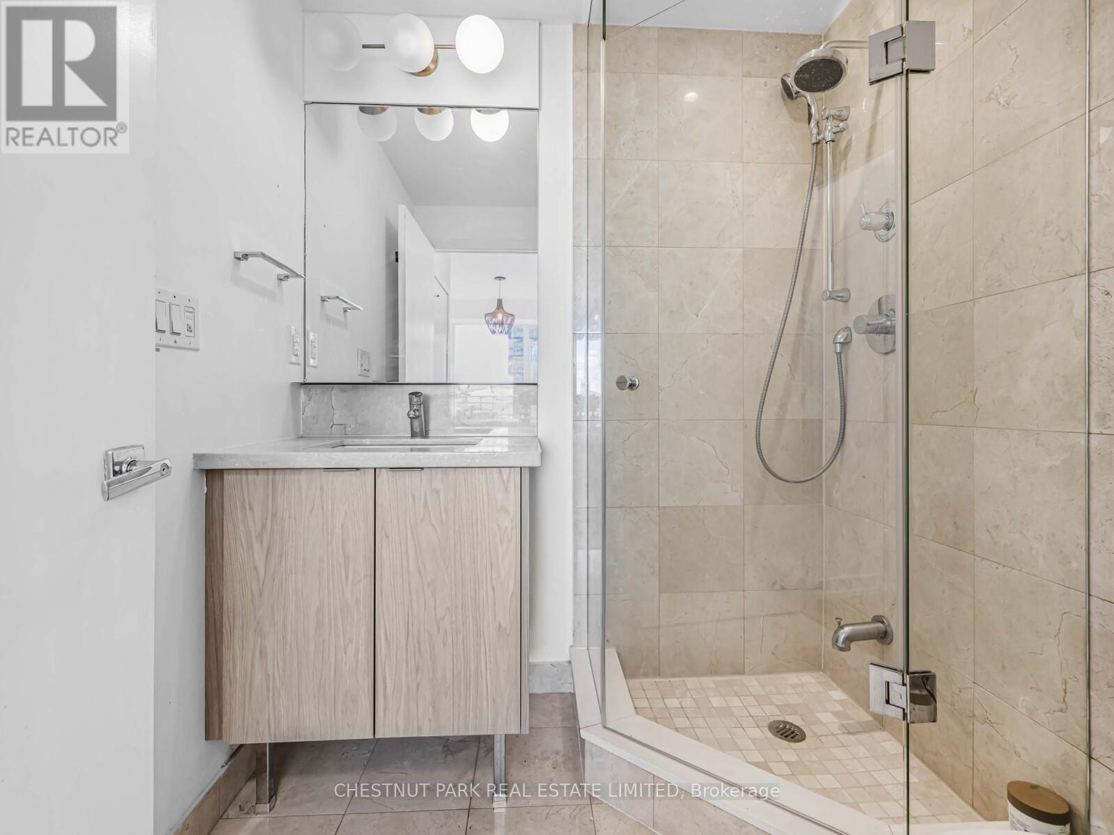 1811 - 21 Widmer Street Property Photo 18
