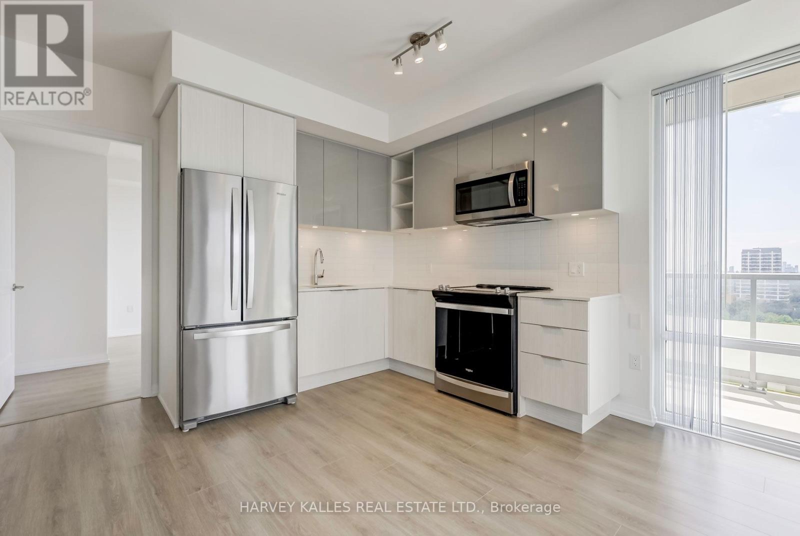 2209 - 25 Holly Street Property Photo 5