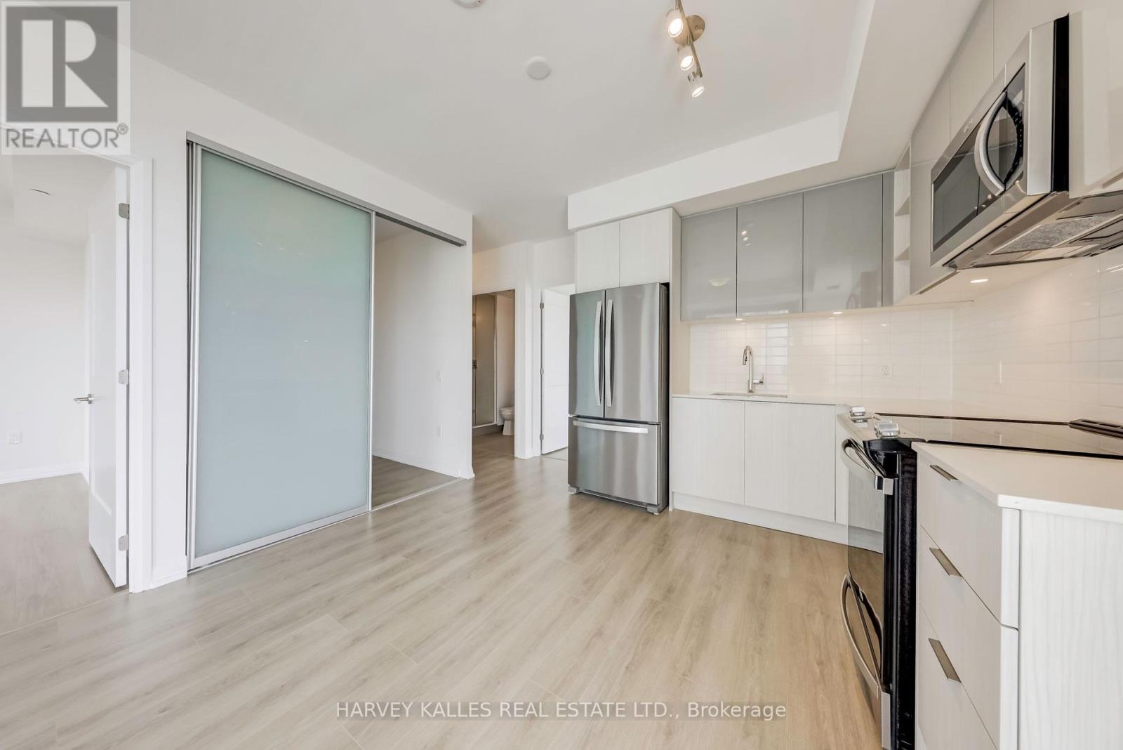 2209 - 25 Holly Street Property Photo 7