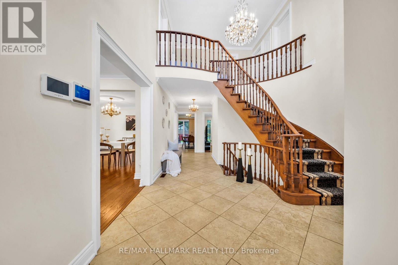 17 Twin Circle Court Property Photo 3