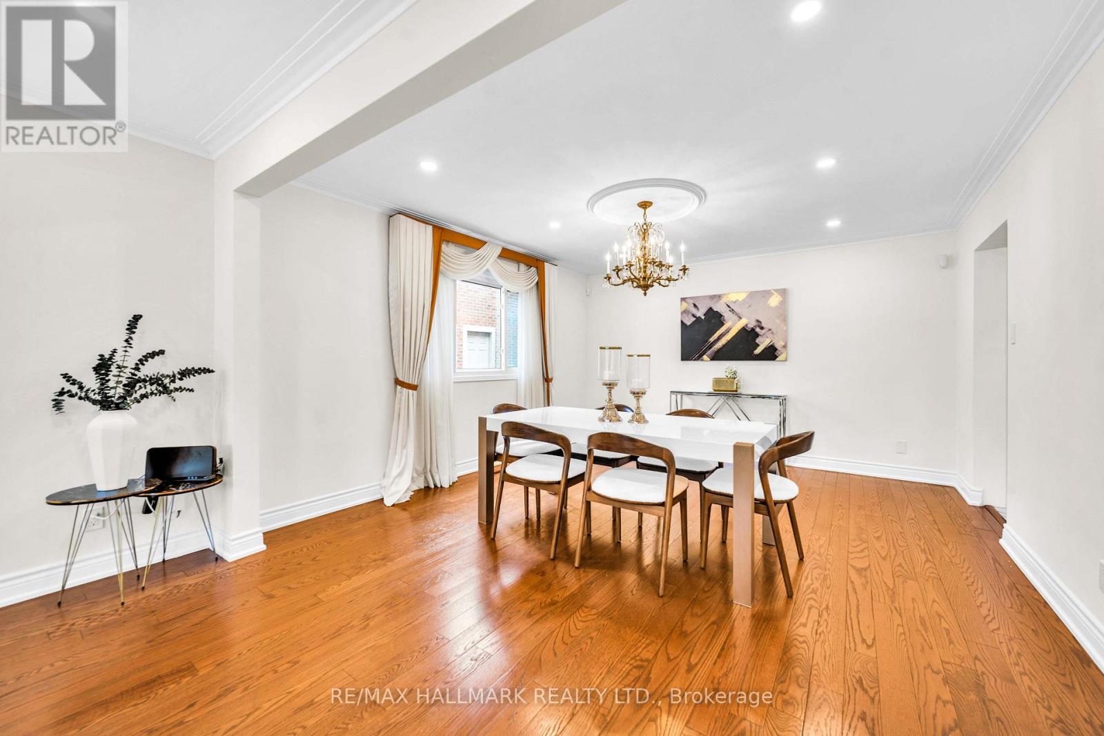 17 Twin Circle Court Property Photo 5