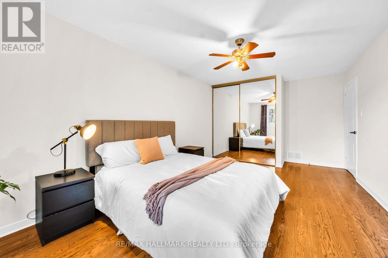 17 Twin Circle Court Property Photo 18