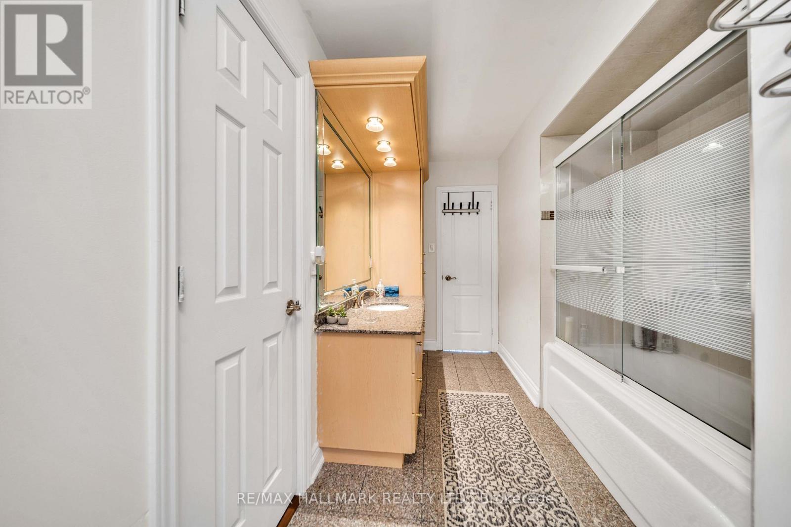 17 Twin Circle Court Property Photo 19