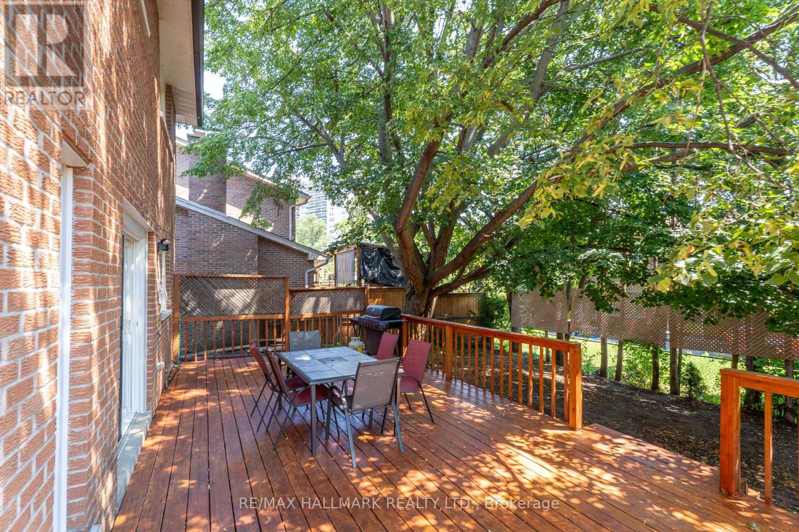 17 Twin Circle Court Property Photo 26