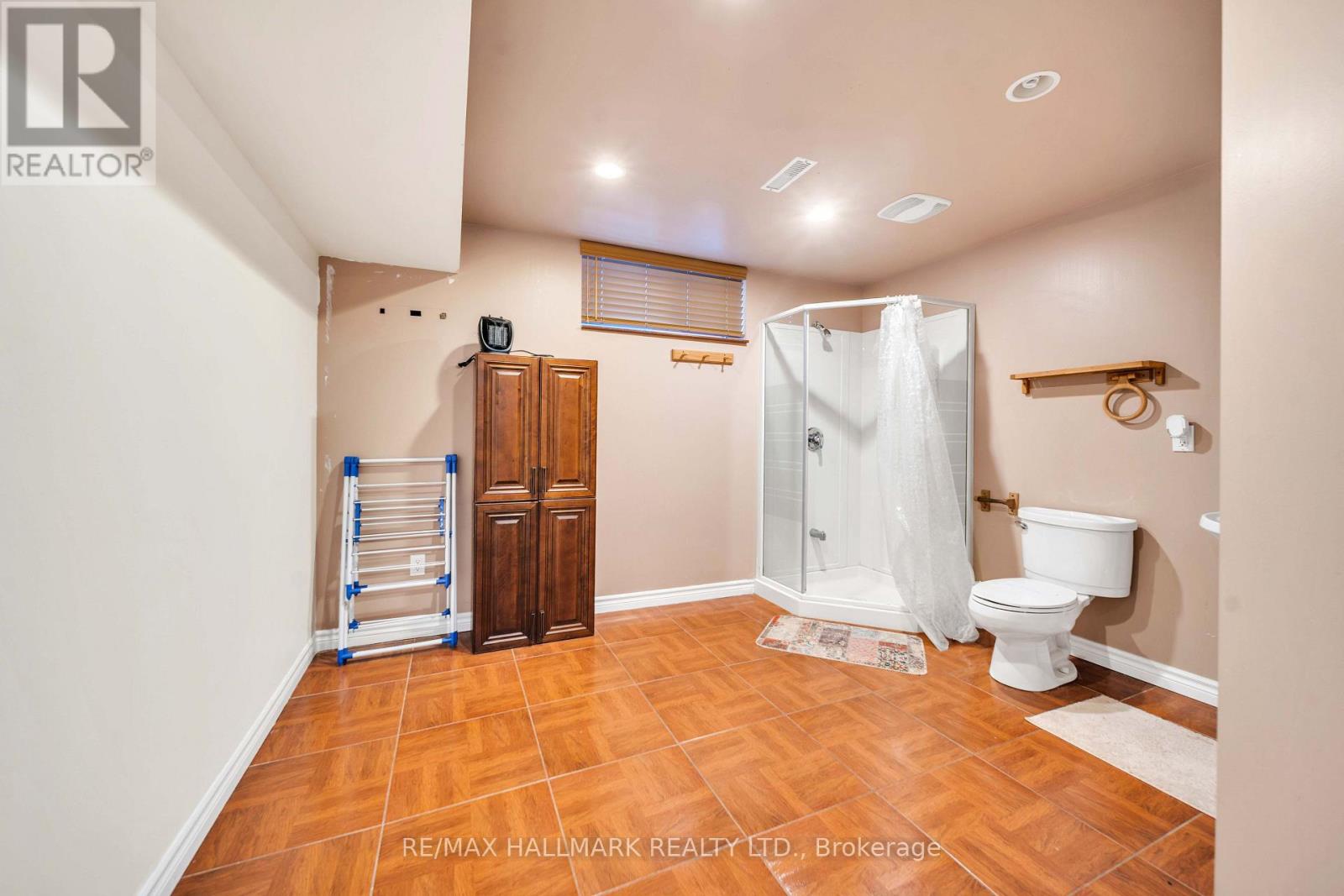 17 Twin Circle Court Property Photo 34
