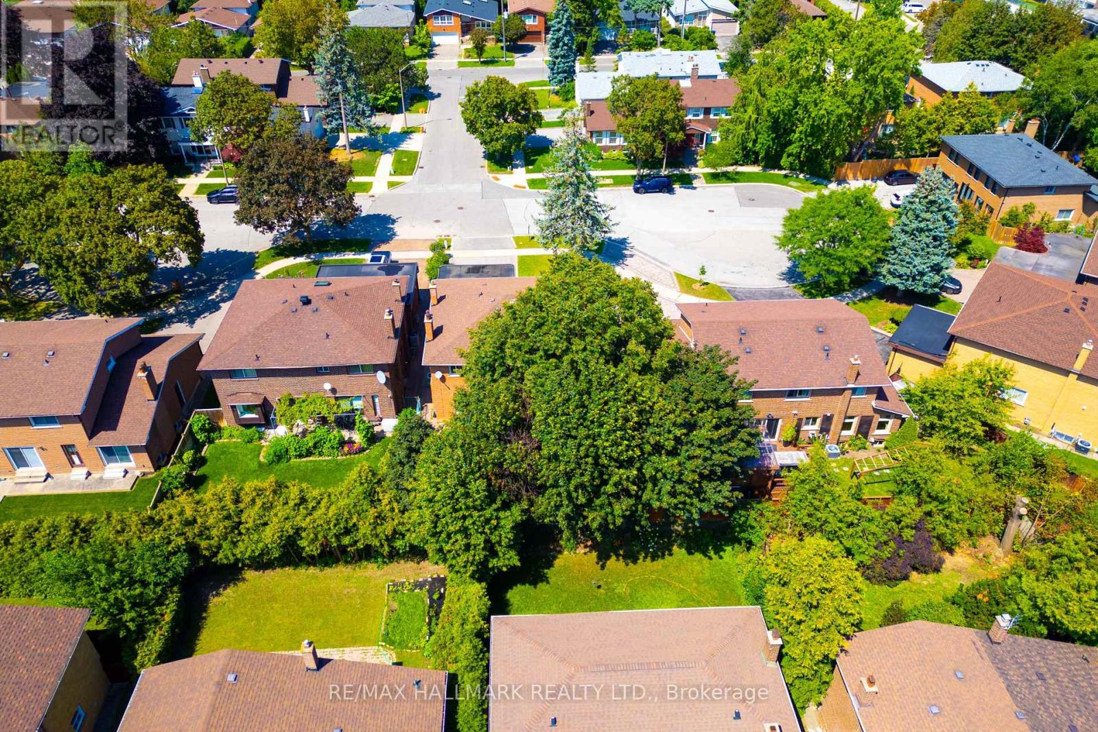 17 Twin Circle Court Property Photo 37