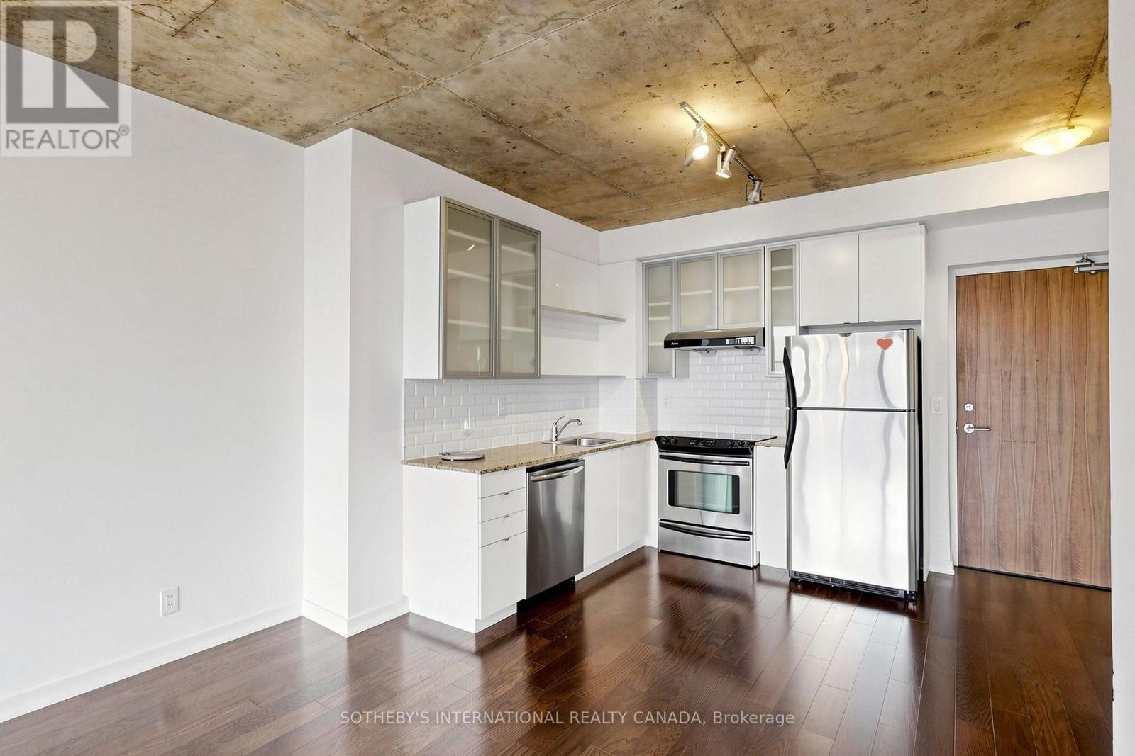 2207 - 33 Lombard Street Property Photo 10