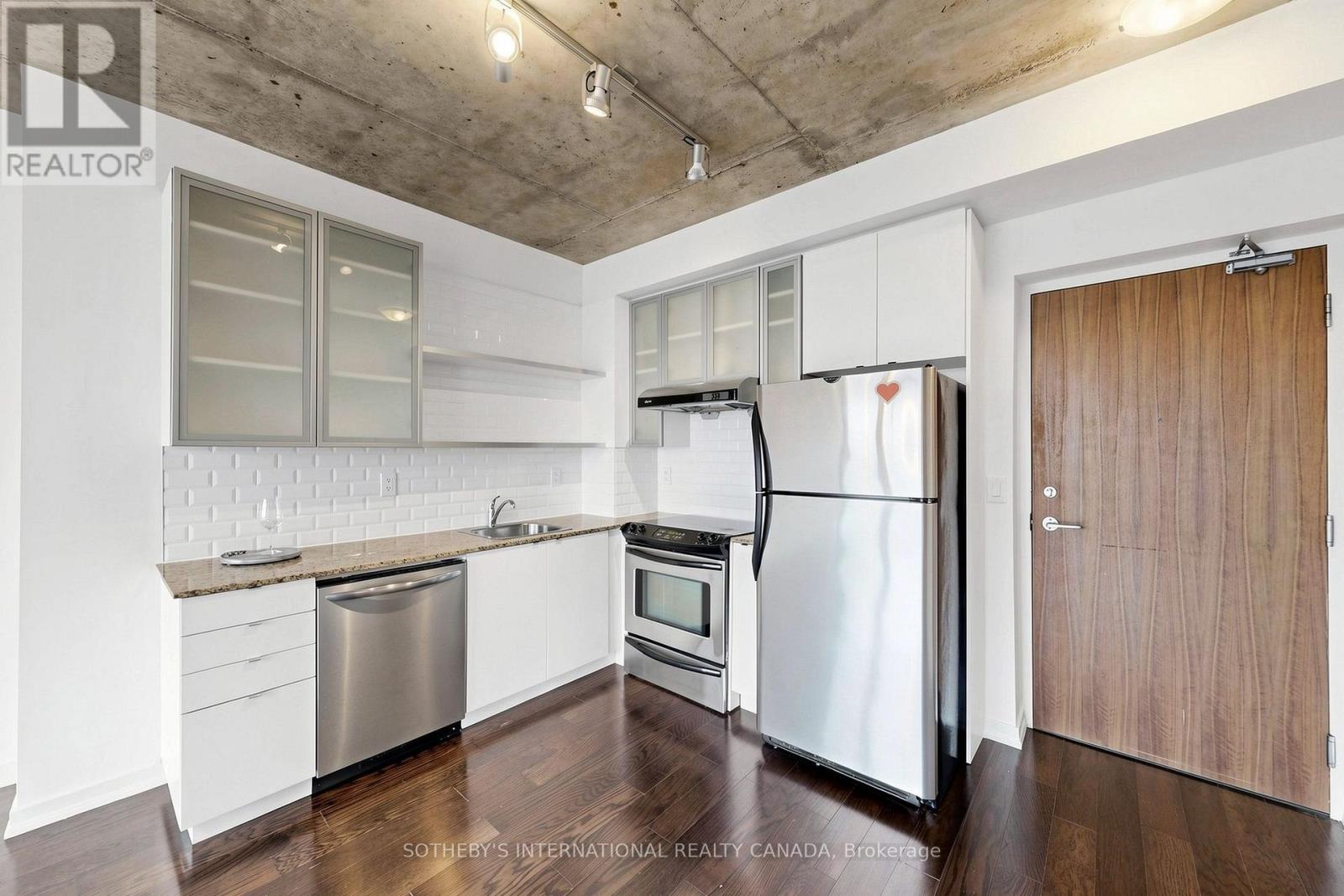2207 - 33 Lombard Street Property Photo 11