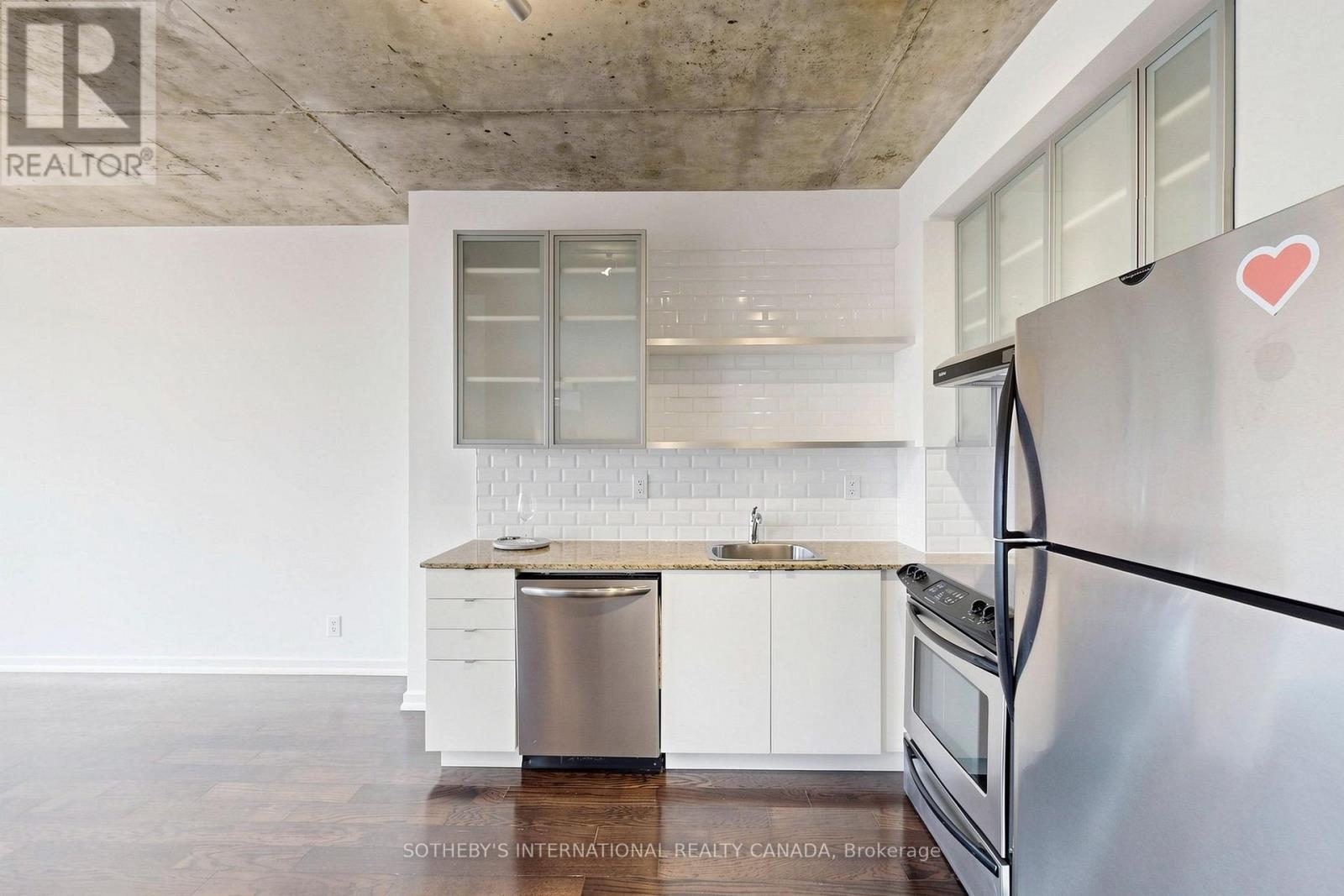 2207 - 33 Lombard Street Property Photo 12