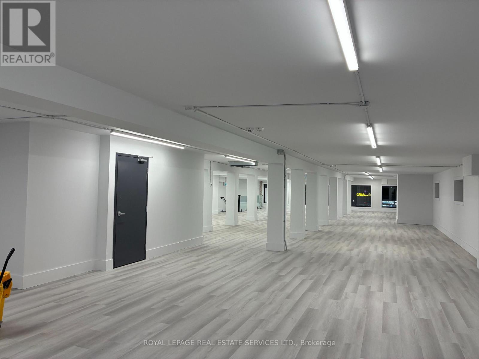 2nd Floor - 298 Spadina Avenue Property Photo 5