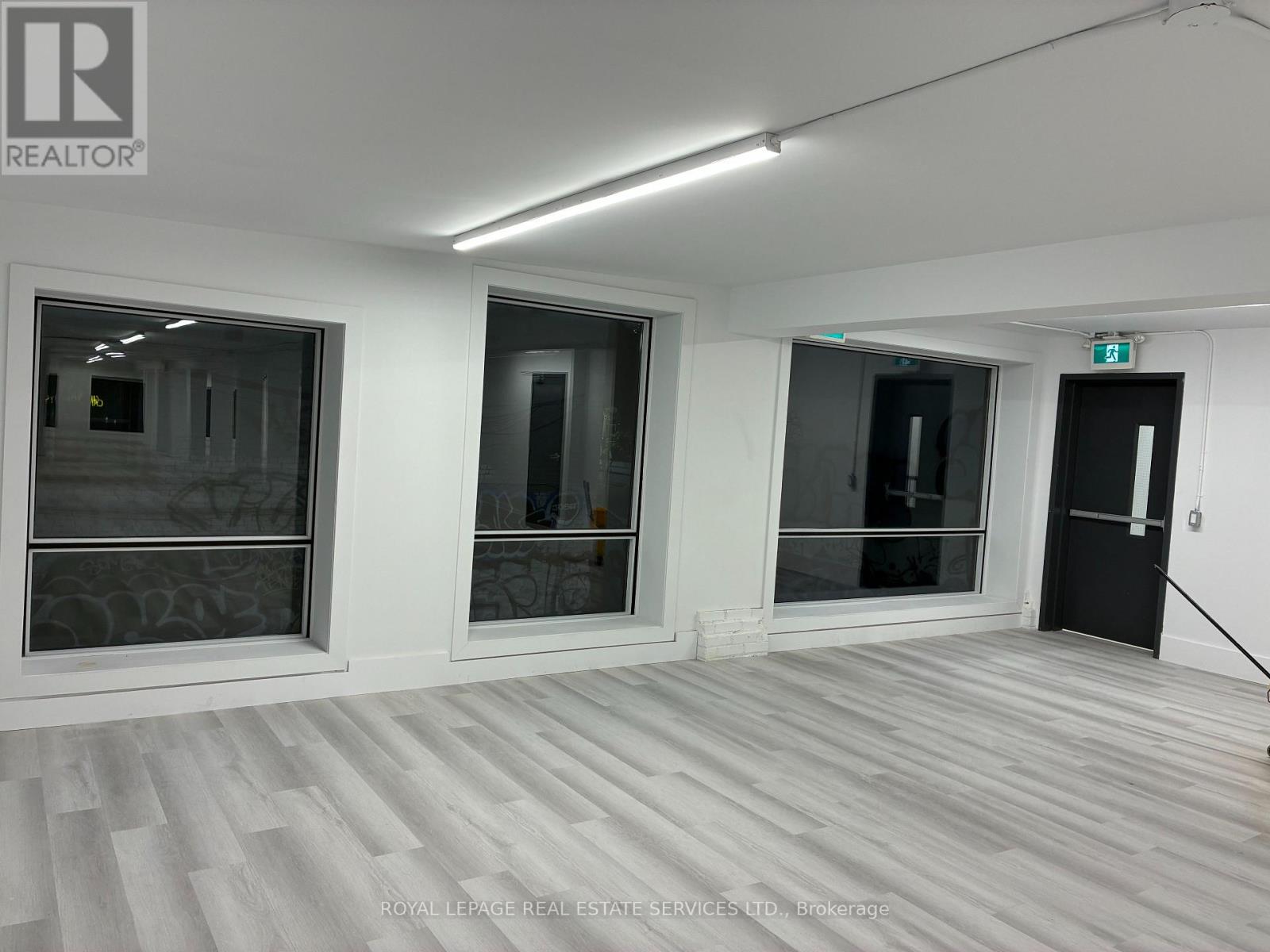 2nd Floor - 298 Spadina Avenue Property Photo 6