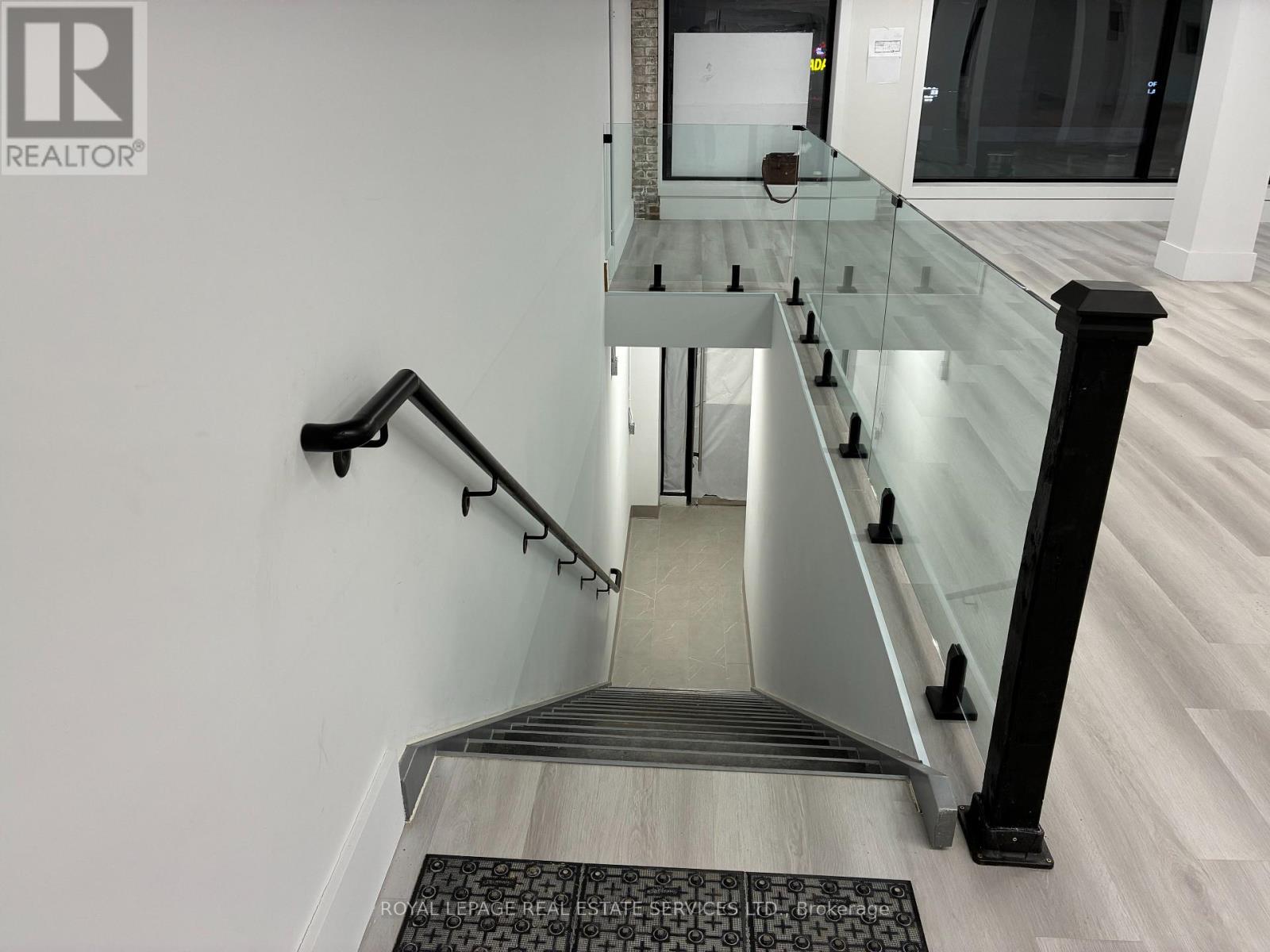 2nd Floor - 298 Spadina Avenue Property Photo 10