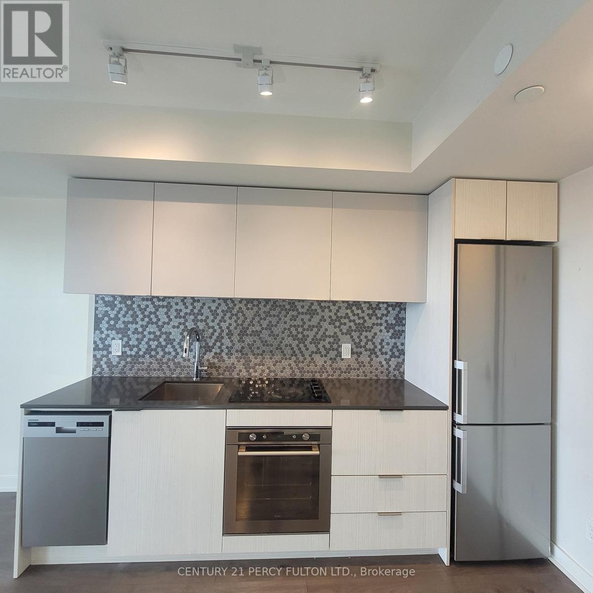 1508 - 2 Sonic Way Property Photo 3