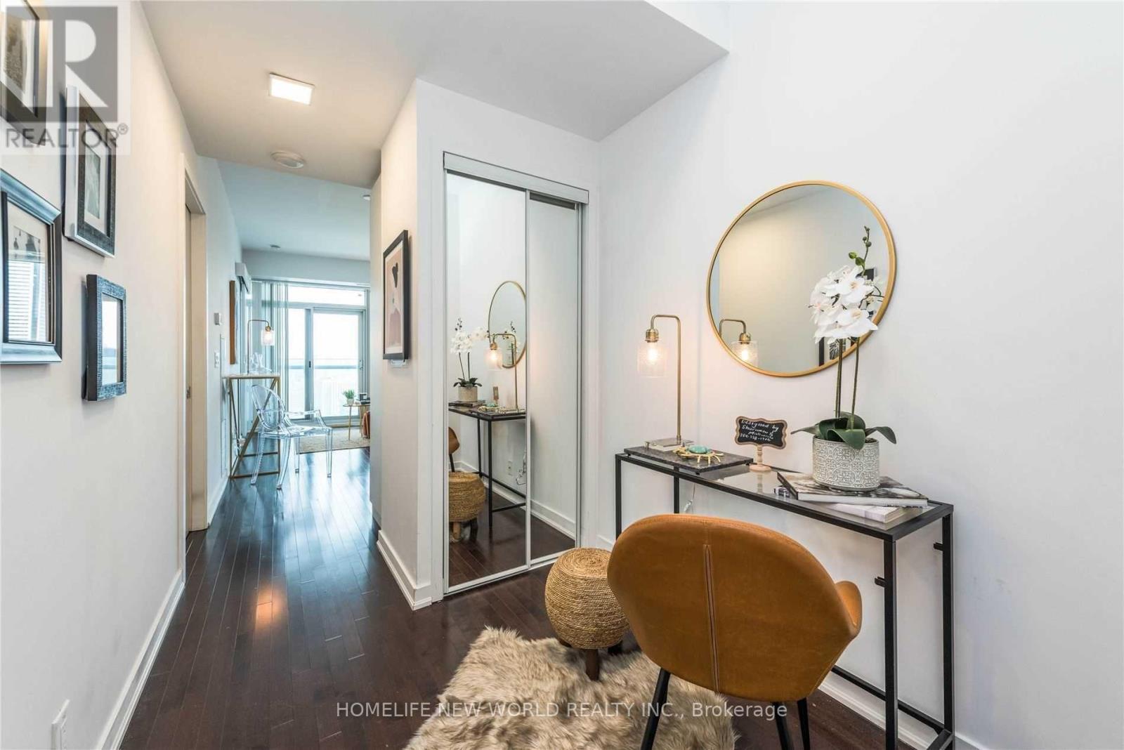5709 - 14 York Street Property Photo 18