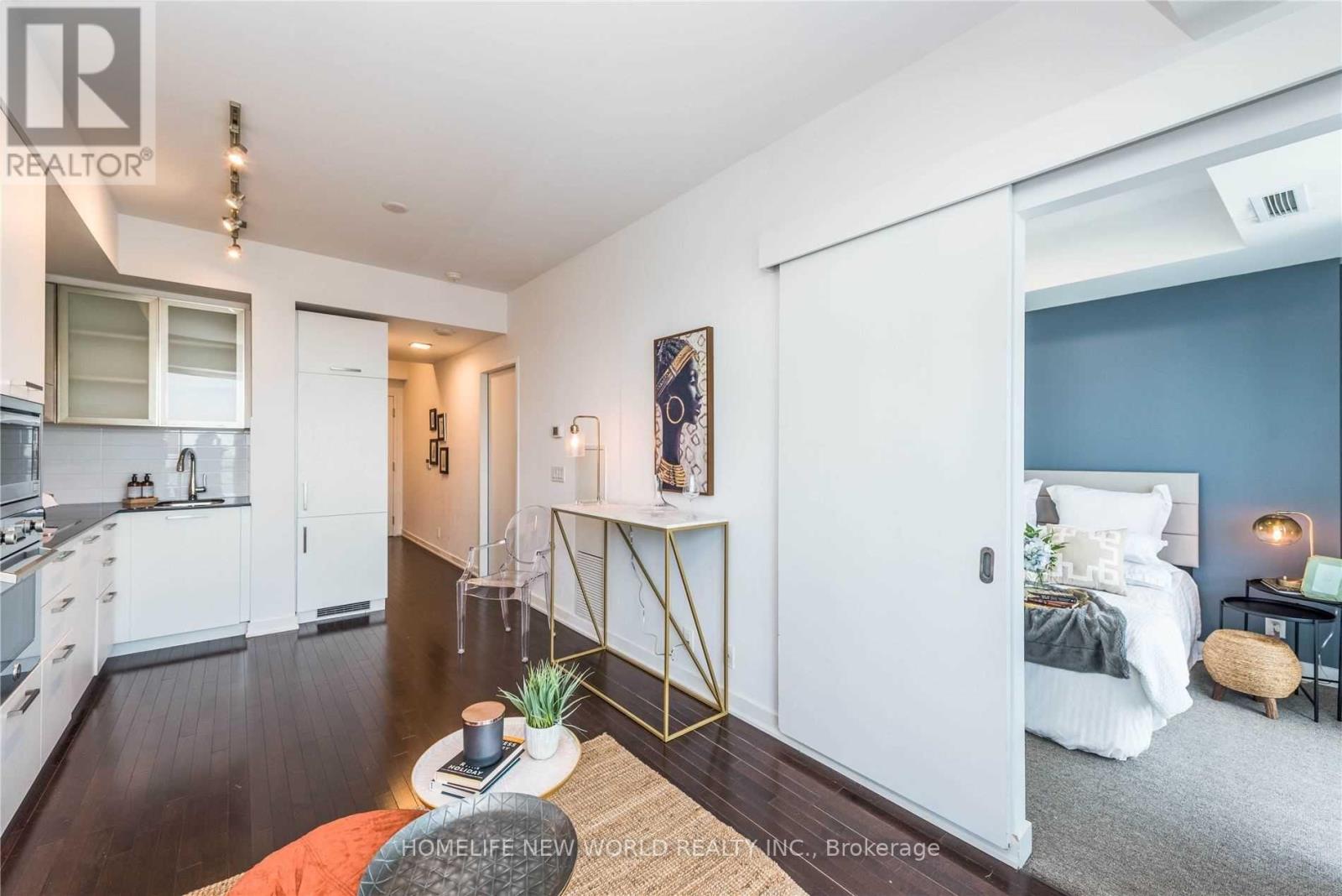 5709 - 14 York Street Property Photo 22