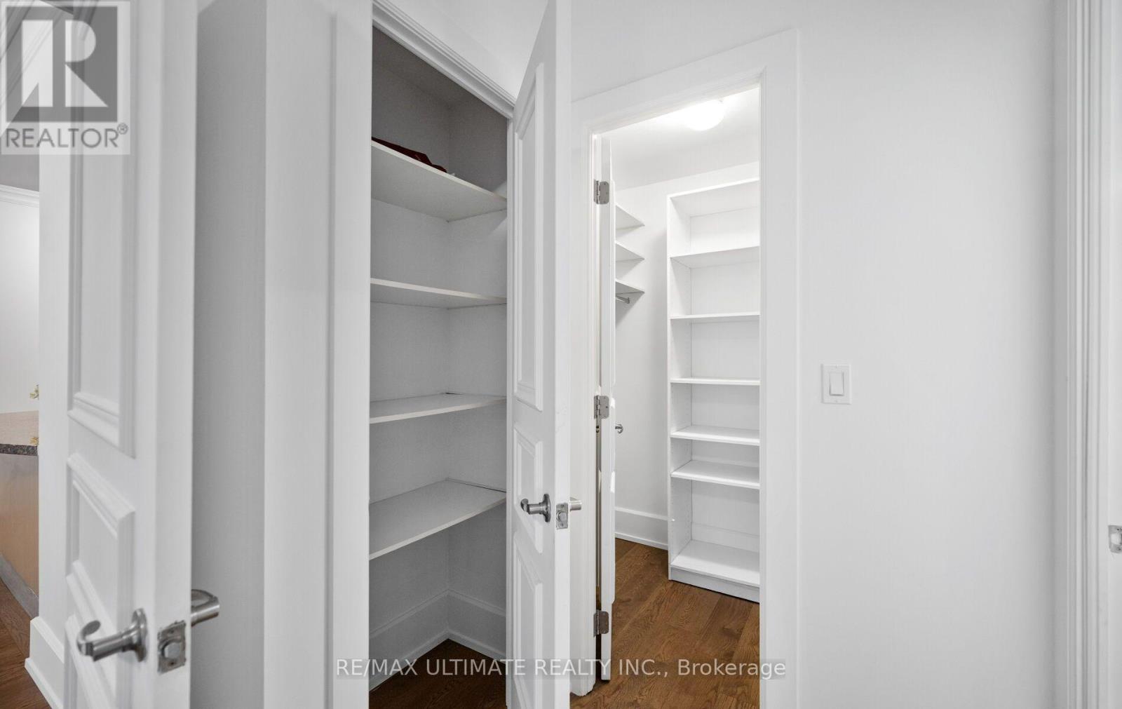 303c - 662 Sheppard Avenue Property Photo 22