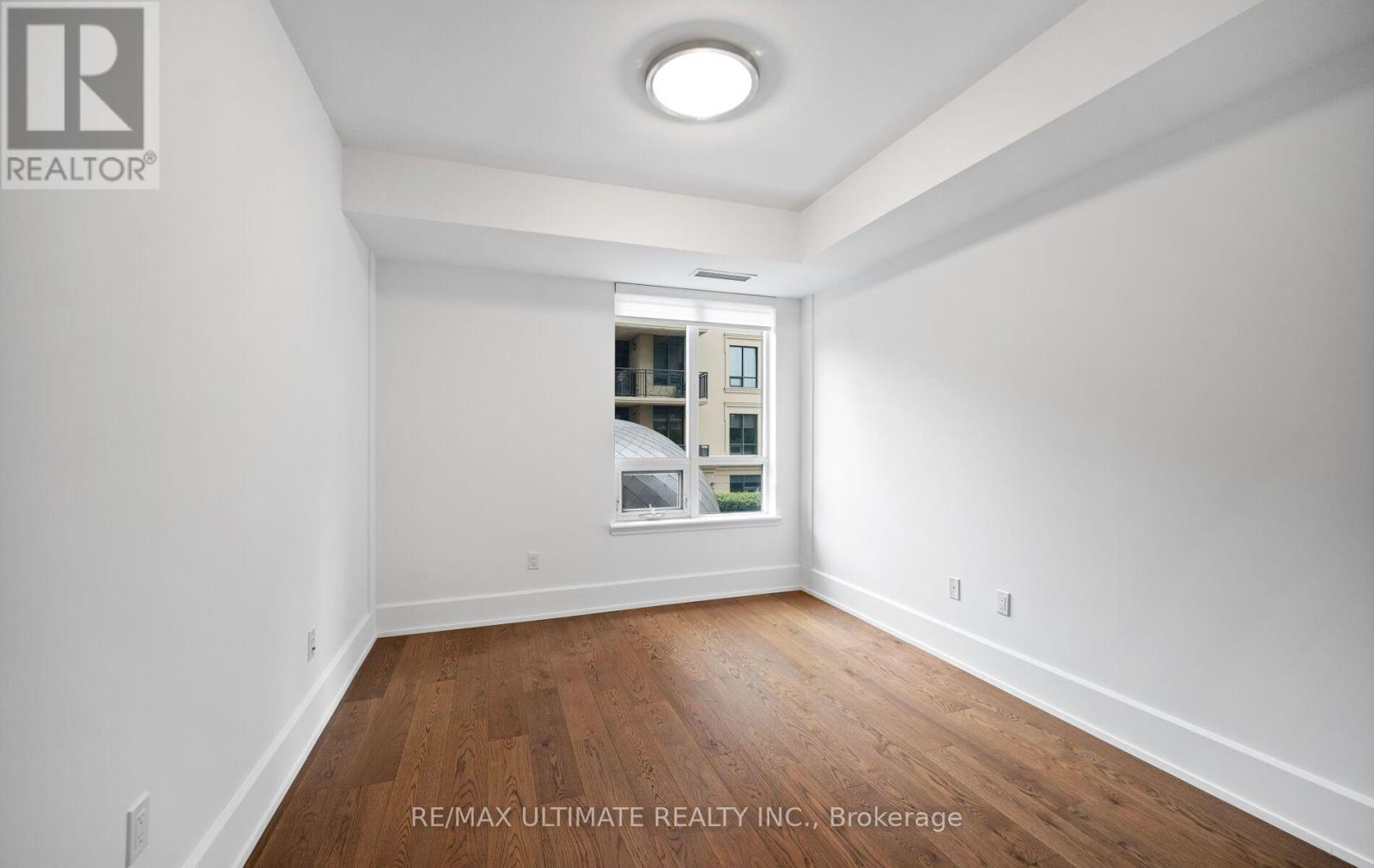 303c - 662 Sheppard Avenue Property Photo 23