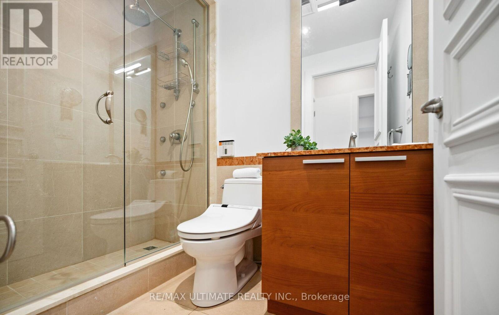 303c - 662 Sheppard Avenue Property Photo 26