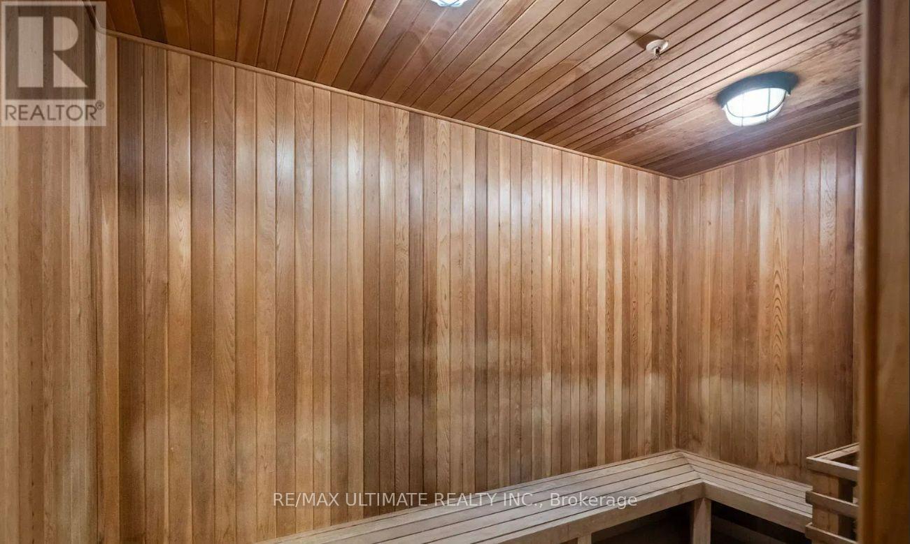 303c - 662 Sheppard Avenue Property Photo 35
